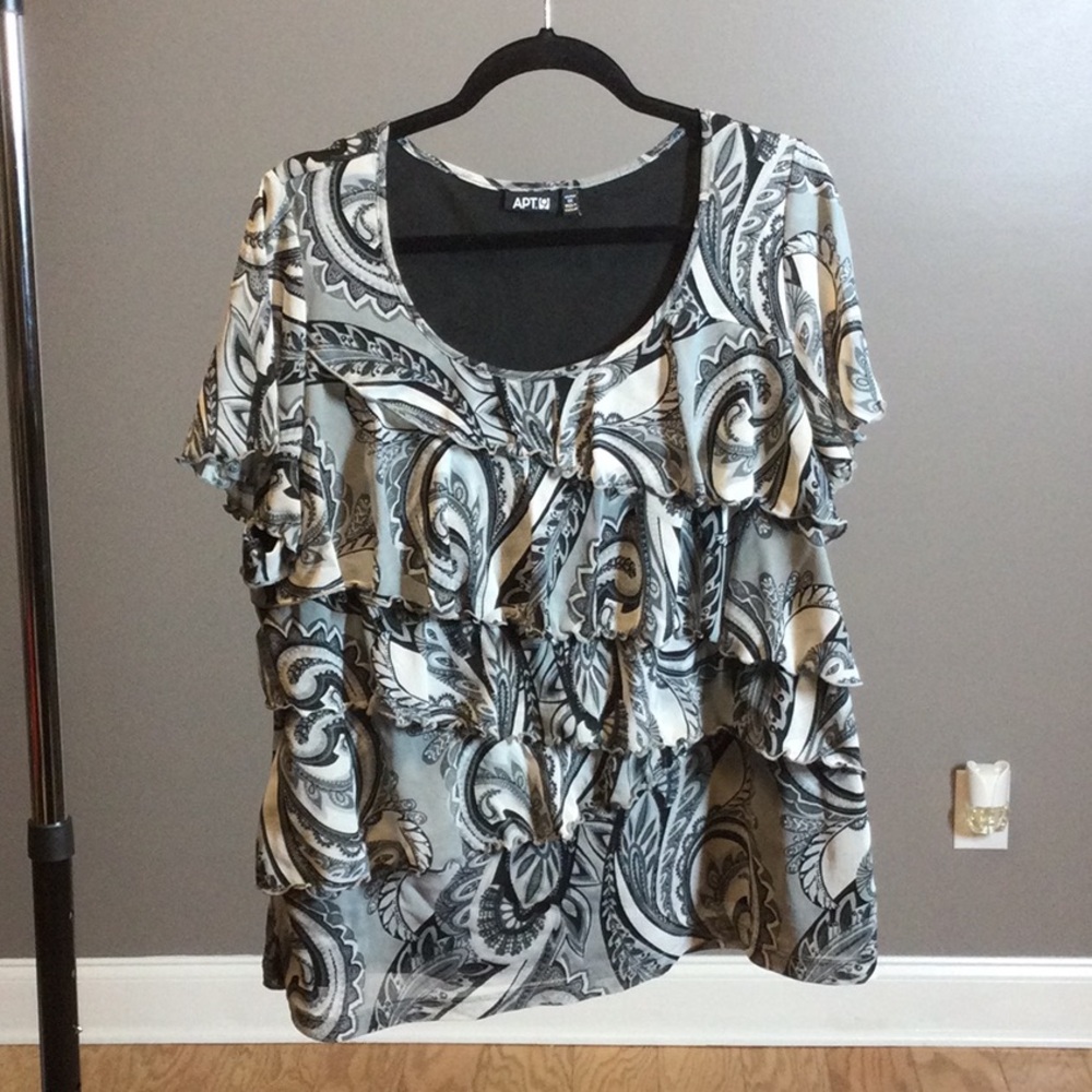 1X Apt. 9 Women's Black and Gray Paisley Ruffle Top